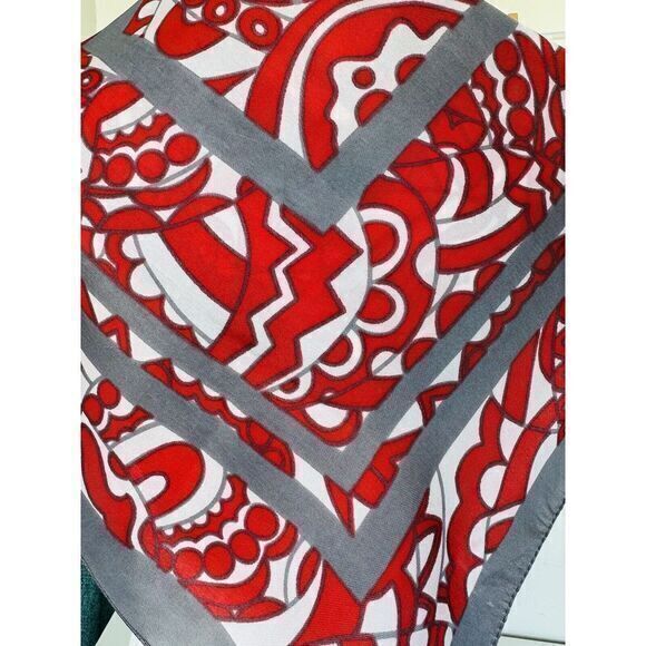 Vintage Scarf Red White Gray Pattern 21x21 In Great Condition Made In Italy - Picture 4 of 4